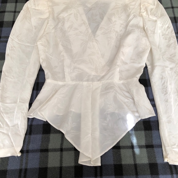 80’s Vintage Sexy Silky Ivory Puff Sleeve Blouse - Picture 5 of 5